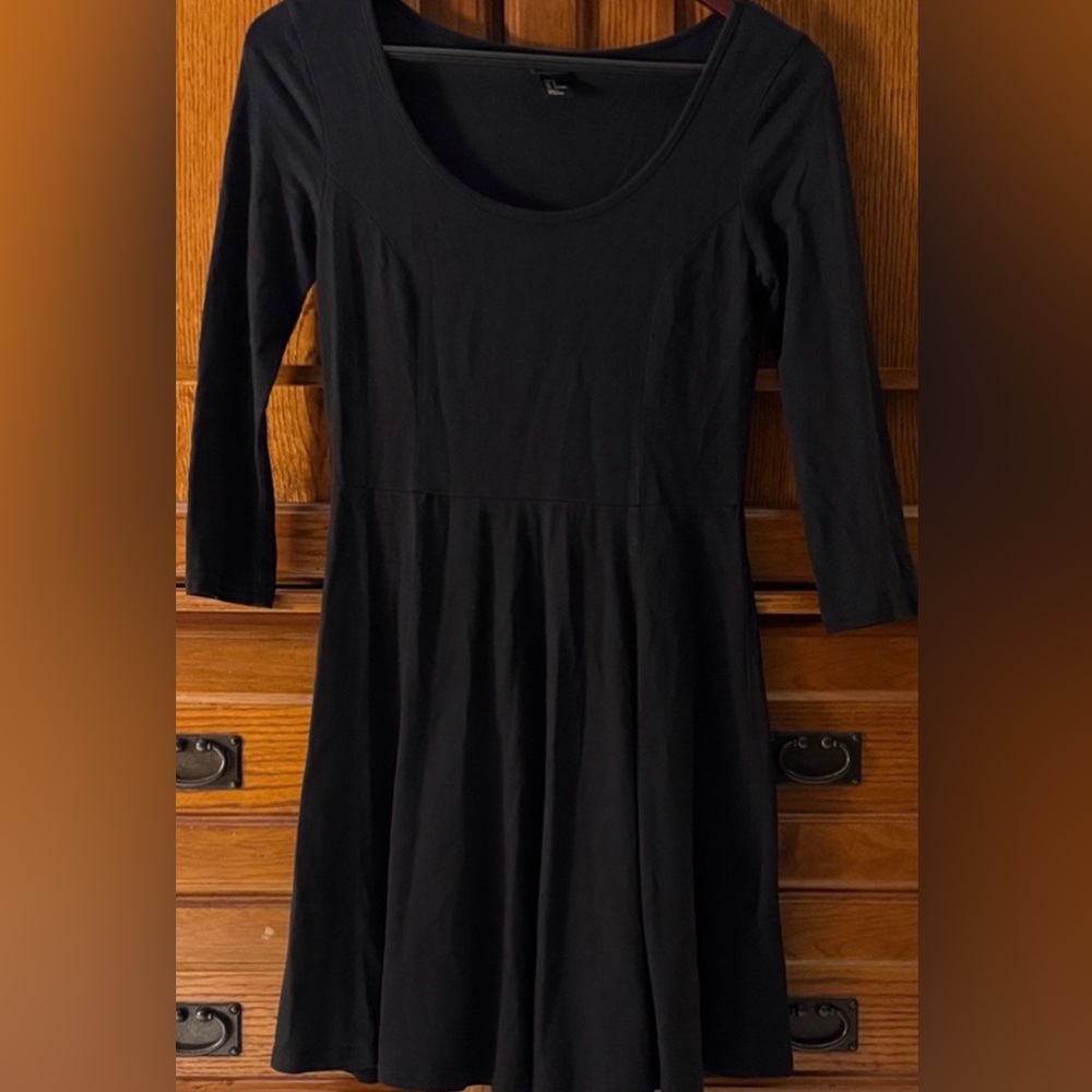 H&M Skater Fit & Flare Scoop Neck Dress Basic Jersey Skater Little Black Dress